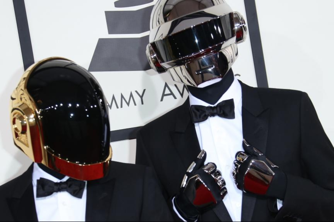 Le casque argenté du groupe Daft Punk apporte de nouveaux éléments de réponse à leur séparation.
